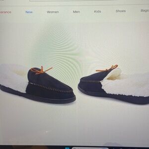 NWT BORN MEN’S FAUX SHEARLING SLIPPER